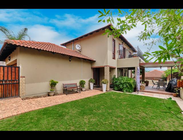 4 BEDROOM FREEHOLD SOLD IN NORTH RIDING